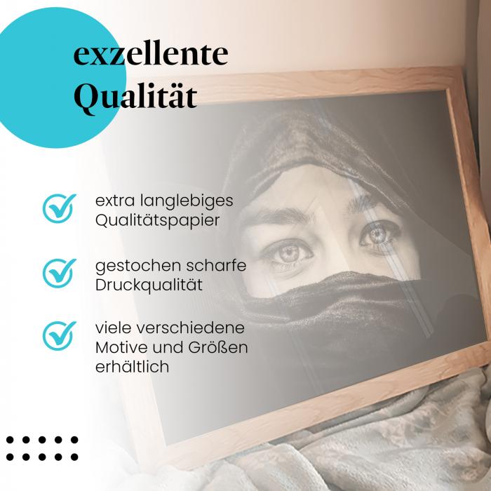 Gerahmtes Wandbild "Frau mit Hidschab, Portrait", langlebiges Papier, verschiedene Größen erhältlich.